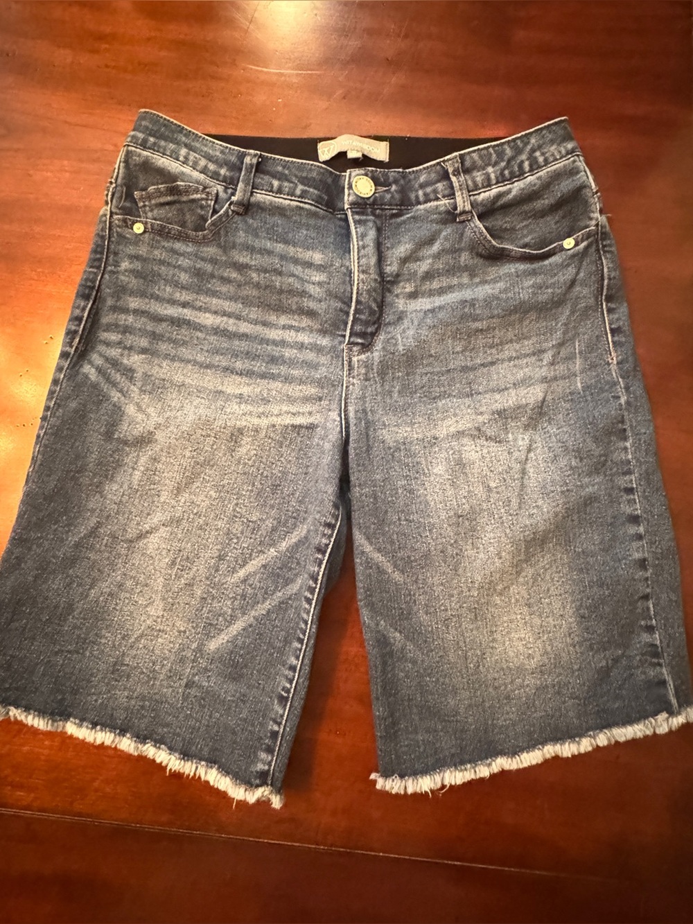 Wit & Wisdom Ab Solution Denim Bermuda Shorts Womens 10 Frayed Hem